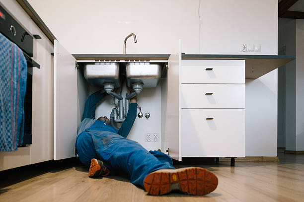 Professional Leak Detection technician working in Wakarusa, IN